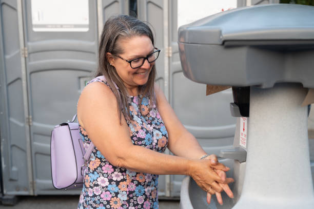 Best Portable restroom trailer rental  in Hillcrest Heights, MD